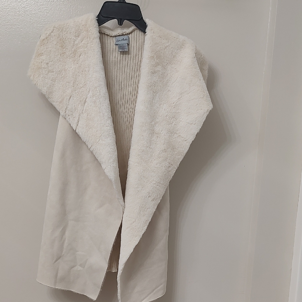 NWOT LeModa Ivory Knit Faux Fur Vest